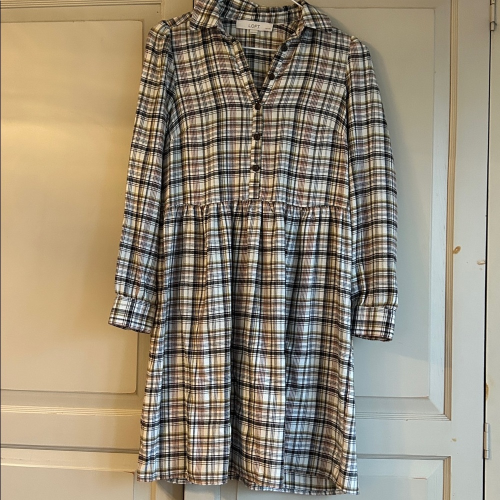 LOFT  Plaid Long Sleeve Dress. Neutral colors. Brown, ivory, rust, green.  NWOT